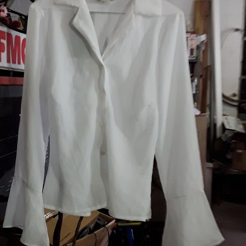 Long sleeve white top
